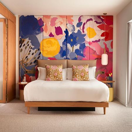 The Botree - Preferred Hotels And Resorts Londres Exterior foto A bedroom at the London Edition